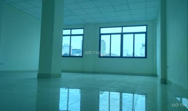 Cho thuê nhà đường Hạ Yên, Cầu Giấy, Hà Nội. DT 70m2, 5 tầng, thông sàn nhà mới 100% giá 32 tr/th