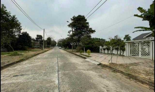 Bán nhanh 190m2 đất tái định cư B Đồng Mô Ba Vì, gần làng VH các DTVN, giá 1, x tỷ, L/H: 0974715503