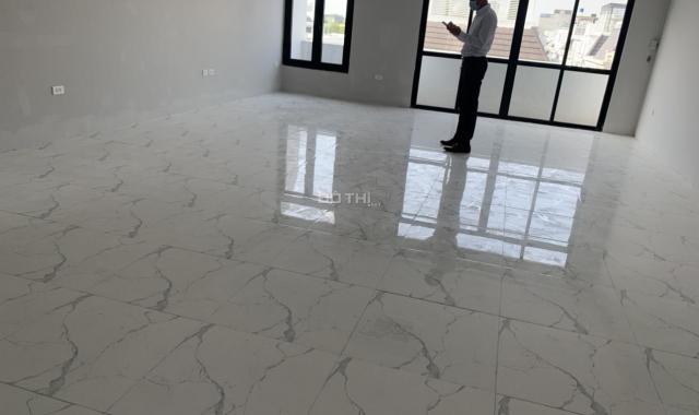 Cho thuê nhà MP Trần Kim Xuyến, Cầu Giấy, HN, DT 100m2, 4 tầng, thông sàn, ô tô đỗ cửa, 52 tr/th