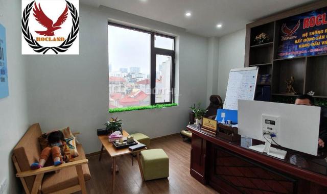 Văn phòng phố Duy Tân - 45m2, giá chỉ có 7.8 triệu/tháng, tòa nhà 9 tầng, ô tô tránh nhau