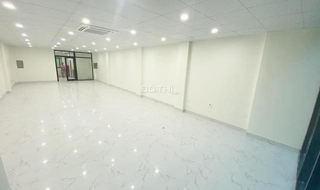 Mặt đường Nguyễn Trãi, 100m2 vuông sàn, không cột, giá thuê ưu đãi