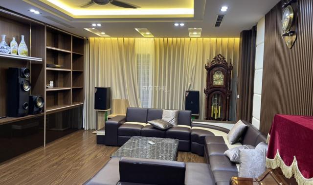 Chính chủ cần bán gấp nhà mặt phố Nguyễn Văn Tuyết Thái Hà Yên Lãng Đống Đa dt 75 m2 giá 28 tỷ