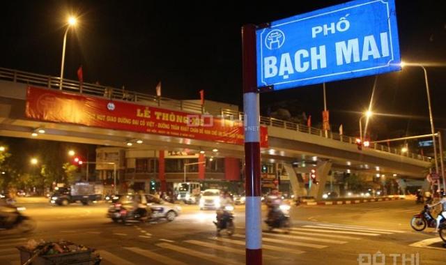 Cho thuê nhà mặt phố Bạch Mai 90m2 x 5 tầng, thang máy, MT 4m, dài 22.5m, thông sàn giá 35tr/th