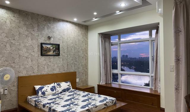 Bán gấp căn hộ cao cấp Riverside Residence, Phú Mỹ Hưng, Quận 7. 180m2, 3PN, view sông