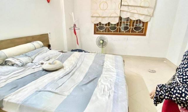 Cho thuê nhà Núi Trúc 6 tầng full đồ đẹp đúng như hình ảnh
