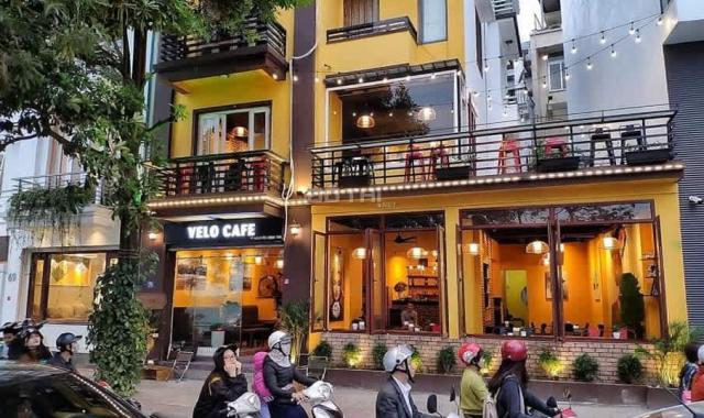 Bán quán cafe kinh doanh tốt mặt phố Nguyễn Đình Thi - mặt hồ