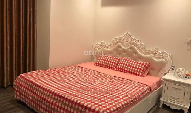 Cho thuê CHCC Indochina Xuân Thủy, 3PN, tầng trung, full nội thất đẹp, giá 18 tr/th, LH 0985024383