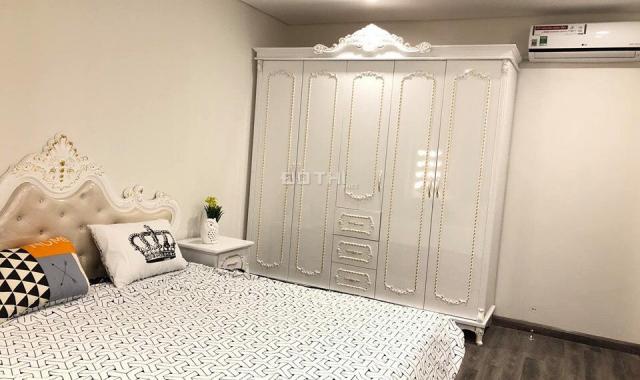 Cho thuê CHCC Indochina Xuân Thủy, 3PN, tầng trung, full nội thất đẹp, giá 18 tr/th, LH 0985024383