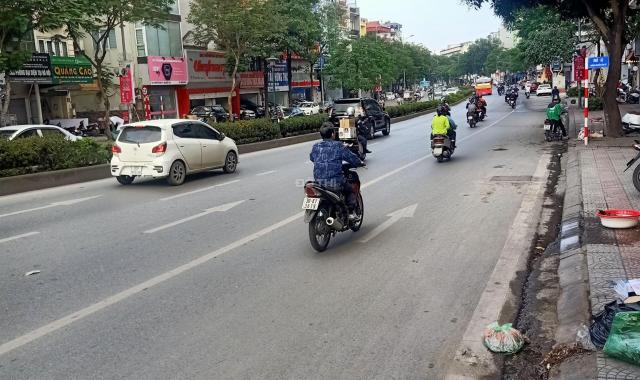 Bán nhà mặt phố Nguyễn Văn Cừ kinh doanh cực đỉnh - giá 28,5 tỷ