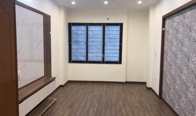 2.68 tỷ nhà 30m2 5 tầng full nội thất số 7 ngõ 88 Giáp Nhị cần bán