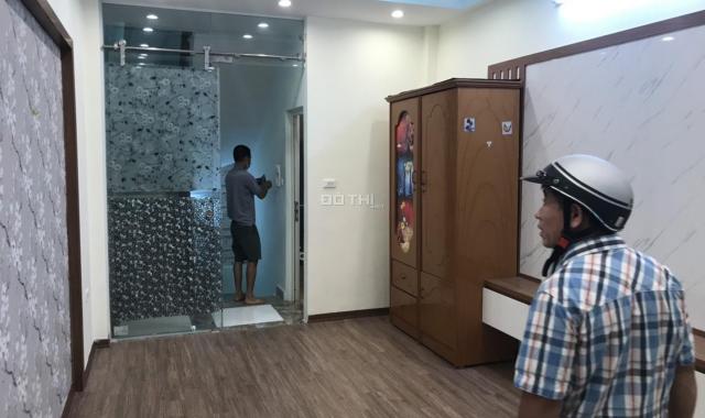 2.68 tỷ nhà 30m2 5 tầng full nội thất số 7 ngõ 88 Giáp Nhị cần bán