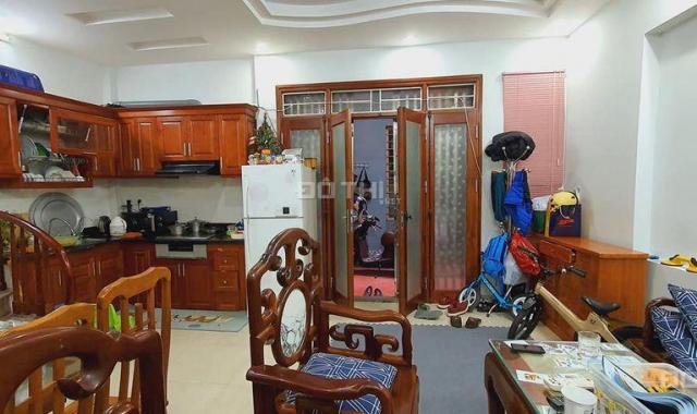 Nhỉnh 2 tỷ có nhà Thanh Xuân, 26m2 4 tầng, ô tô cách 5m, ngõ 3 gác