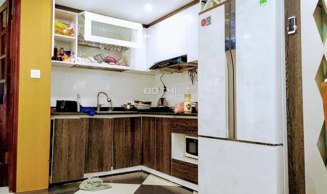 Bán nhà phố Nguyên Hồng, Đống Đa lô góc 60m2, MT 6m, giá 20.7 tỷ