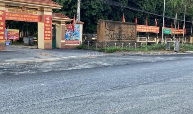 Bán đất 2 mặt tiền đường rộng 2 ô tô tránh nhau cạnh trường cấp 2, chợ, uỷ ban xã Bình Yên, gần FPT