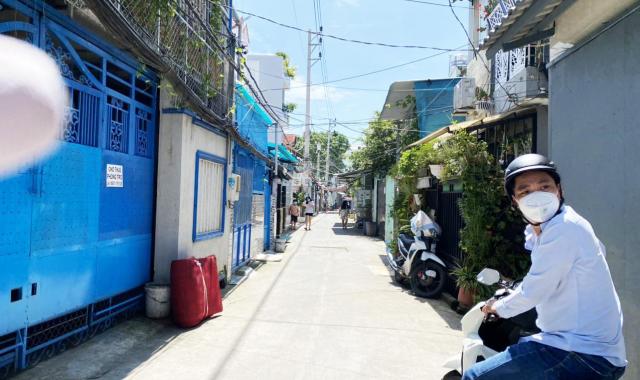 Bán nhà 2 lầu hẻm xe hơi 1716 đường Huỳnh Tấn Phát, thị trấn Nhà Bè