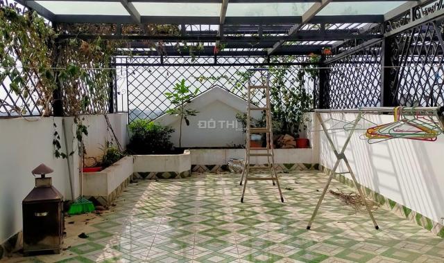 Bán nhà 54m2, Ngô Gia Tự, 4 tầng, MT: 5,6m, gara, ngõ rộng, hiện đại, KD, hơn 4 tỷ, 0973206689