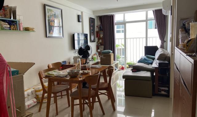 Cần bán căn hộ Skyway - KDC Conic - MT Nguyễn Văn Linh. 2PN 2WC - ban công phòng khách mát mẻ