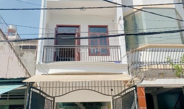 Nhà cho thuê HXH 8m đường Nguyễn Minh Hoàng, Q. Tân Bình (DTSD: 220m2/19triệu/th)
