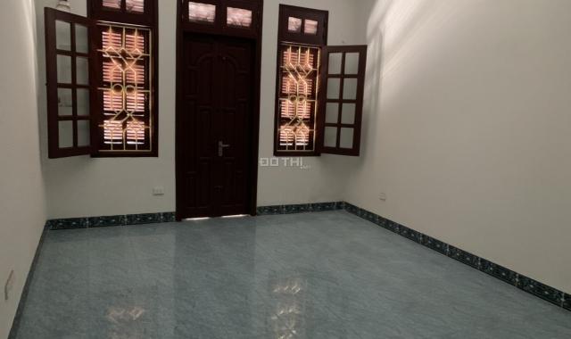 Chính chủ cho thuê nhà Chùa Hà, Cầu Giấy 70m2, 3 tầng, 3PN, có sân rộng, giá 12tr/tháng