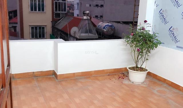 Siêu phẩm Cầu Giấy, nhà mới, 10m ra ô tô tránh 40m2 5 tầng giá chỉ 5.2 tỷ