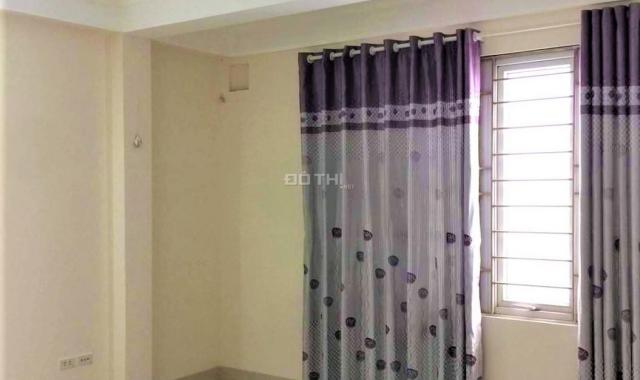 Hot hiếm, bán nhà Đê Tô Hoàng - Bạch Mai, ngõ 4m, nhà kiên cố, 4 PN ở ngay, 30m2x6T nhỉnh 2.5 tỷ