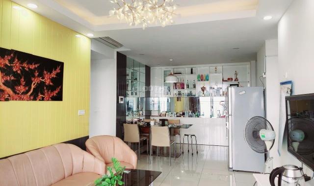 Bán căn hộ Terra Royal tầng cao, view Đông Nam 2PN 2WC 72m2, giá 6.7 tỷ bao thuế phí, full nội thất