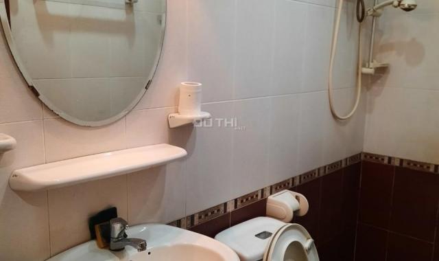 Bán căn hộ quận Tân Phú, có sổ hồng, DT 76m2, 2 PN, giá bán 2 tỷ 320tr. Liên hệ: 0901255305