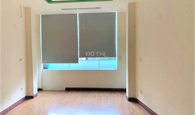 Bán nhà mặt phố Trần Thái Tông, 32m2, vị trí đẹp, kinh doanh đỉnh, giá 17,5 tỷ