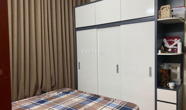 Bán căn hộ 3 ngủ CT12 Kim Văn Kim Lũ, 73.6 m2 SĐCC, có sẵn nội thất, giá 1,75 tỷ có thương lượng