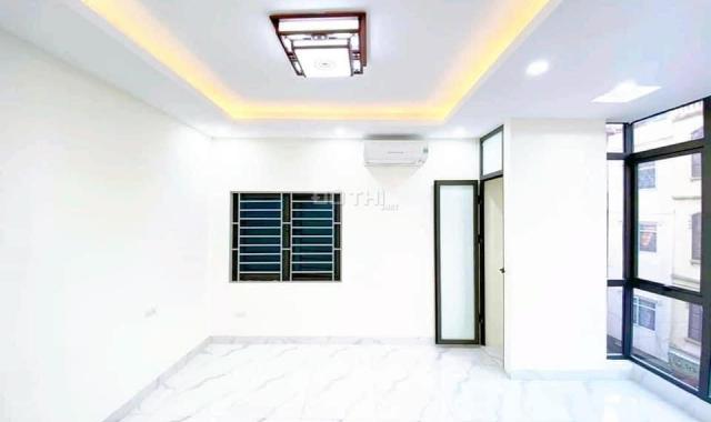 Đường ô tô tránh, lô góc ngõ 27 Đại Cồ Việt, 5T 27m2 giá chỉ 4,95 tỷ. Em Tuấn 0392969999