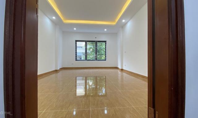 Giá cực tốt, bán nhà 39m2 x 5T mới, 3.85 tỷ ngõ 75 Vĩnh Phúc, Ba Đình, cách chợ 200m
