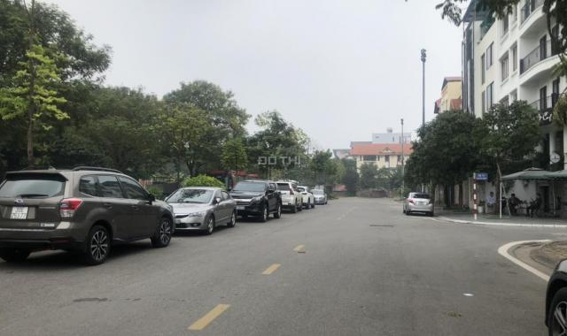 Cần bán gấp lô đất mặt phố kinh doanh sầm uất tại Giang Biên, Long Biên