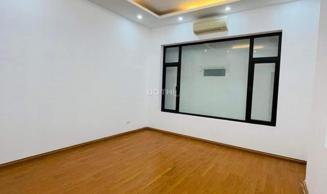 Bán nhà gần trường chuyên Nguyễn Huệ, Hà Đông, 40m2, 4 ngủ, vào ở ngay