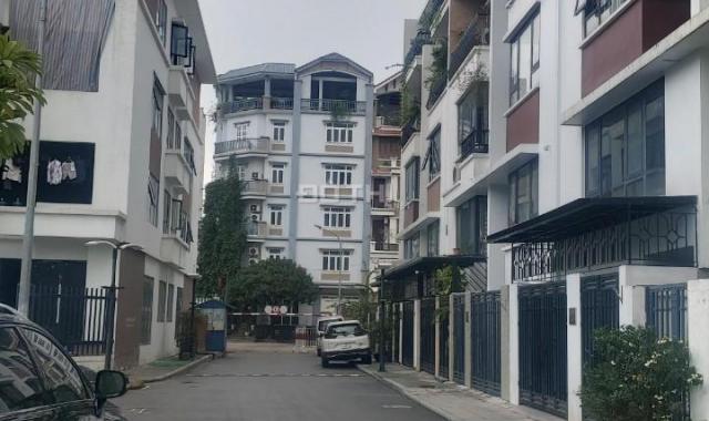 Cho thuê nhà 5 tầng 6 ngủ ngõ xe ô tô Trần Cung