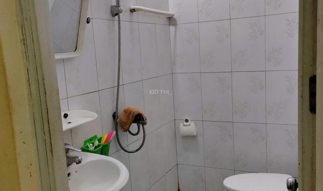 Bán căn hộ 900 triệu, TT tầng 1 ngõ 240 Tân Mai, 60m2, ở ngay, tiện ích đầy đủ