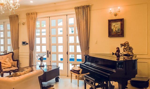 Cho thuê biệt thự Eden Villa Thảo Điền hồ bơi sân vườn 334m2