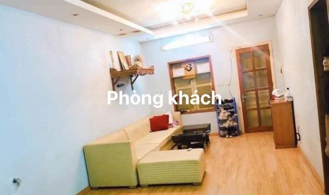 Cho thuê căn hộ 70m2, tầng 3, nội thất cơ bản tại ngõ 689 Phạm Văn Đồng. Giá thuê 5tr/tháng