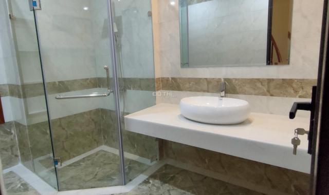 Bán nhà ngõ 258 Tân Mai - 143 Nguyễn Chính, giá 4,1 tỷ. 52m2 x 5T, ô tô vào nhà, mới cực đẹp