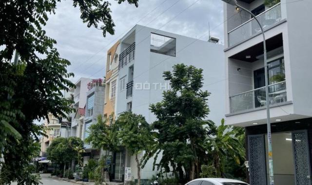 Nhà thuê khu đường Số 2 Phạm Hữu Lầu Q7 * 4x18m * 3 tầng * 4PN, 5WC * giá 18 tr/tháng