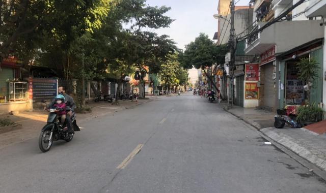 Chính chủ cần tiền bán gấp mảnh đất kinh doanh mặt phố Kẻ Tạnh, Giang Biên