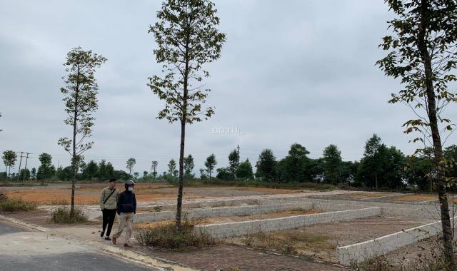 Cần bán lô góc 2 mặt tiền xã Hạ Bằng sát VinGroup, khu CNC Hòa Lạc 60m2 full thổ cư, sẵn sổ đỏ
