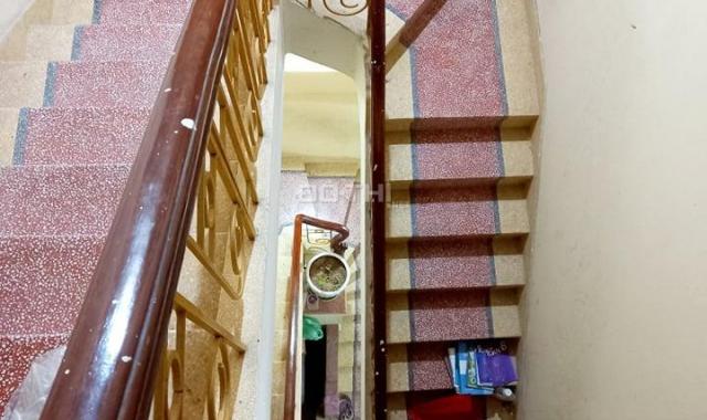 Cần bán nhà 3 tầng đường Kiêu Kỵ, ô tô 7 chỗ đỗ trong sân, DT 114m2, 3,7 tỷ