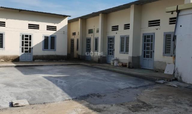 Bán 2100m2 có 700m2 thổ cư, trên đất có gần 1000m2 kho xưởng, 10 phòng có gác giá rẻ