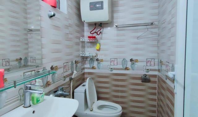 Bán nhà ô tô tránh, kinh doanh Nguyễn Văn Cừ 100m2 x 3 tầng, mặt tiền 4.5 m, giá 10.9 tỷ