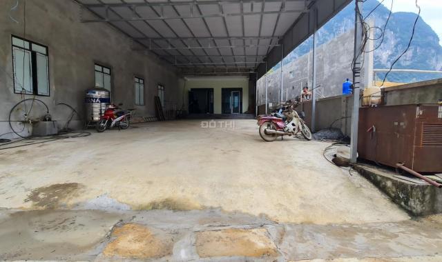 Bán nhà 3 tầng 250m2 dạng homestay có 8 phòng khép kín ngay ngã 3 Mai Châu, Hòa Bình kinh doanh tốt