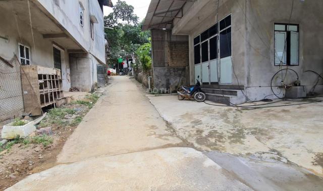 Bán nhà 3 tầng 250m2 dạng homestay có 8 phòng khép kín ngay ngã 3 Mai Châu, Hòa Bình kinh doanh tốt