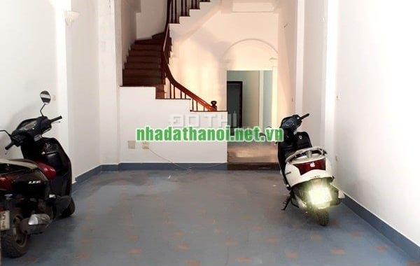 Cho thuê cửa hàng phố Tô Hiệu, 2 tầng, mỗi tầng 80m2, mặt tiền 5m. Giá thuê 15tr/tháng