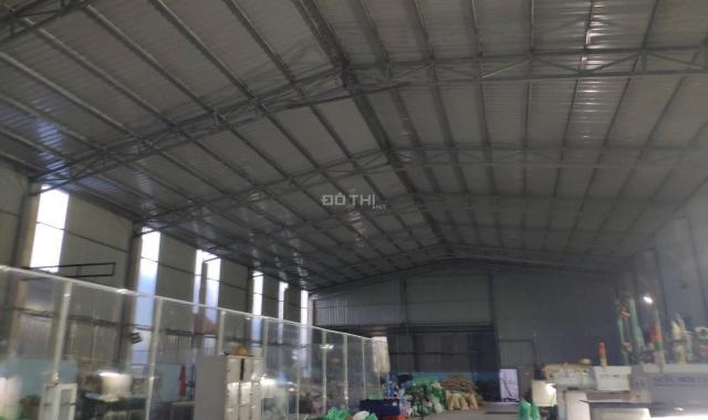 Cho thuê 2 kho 500m2 và 100m2 mặt đường trong khuôn viên rộng 1000m2, giá chỉ 25tr