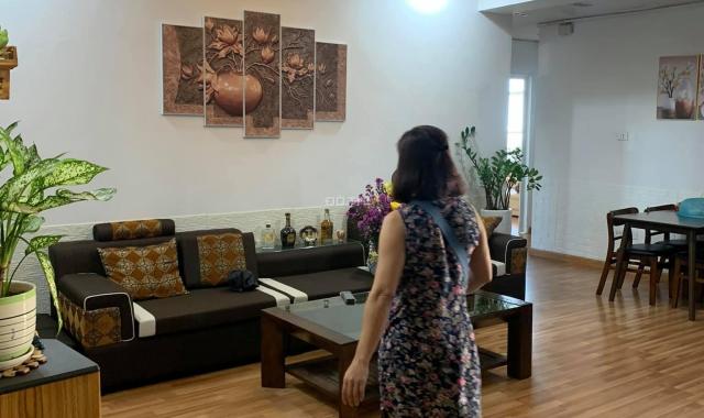 BÁN GẤP mặt phố Yên Hoa, TH giá 12.5 tỷ, 30m2, KD lớn, có sân vườn