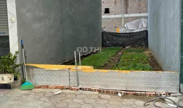Bán đất tái định cư Tu Hoàng Nhổn DT 40m2 đường 11m ô tô tránh nhau